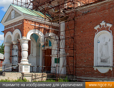 Фотография Сретенского собора в городе Скопин Рязанской области перед обмерными работами для реставрации