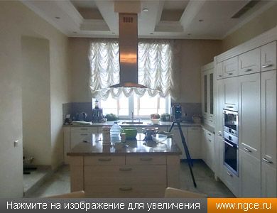 Лазерный сканер Leica RTC360 выполняет обмеры кухни-гостиной в пентхаусе в Москве для целей дизайна интерьеров