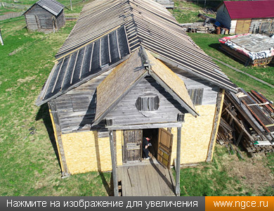 Здание церкви Петра и Павла в селе Варзуга Мурманской области находилось в аварийном состоянии во время обмеров для целей реставрации