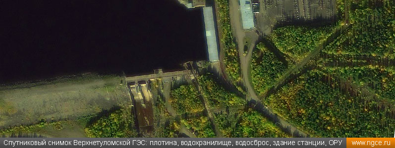 Спутниковый снимок Верхнетуломской ГЭС: плотина, водохранилище, водосброс, здание станции, ОРУ